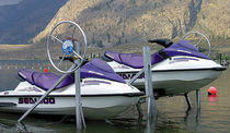 ascensore per jet-ski  Hewitt Boats Lifts and Docks