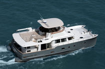 catamarano a motore : trawler con fly 50' BambaYachts