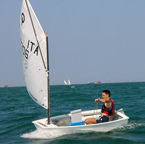 deriva da classe ISAF : OPTIMIST  Nautivela