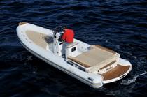 gommone semi-rigido accessoriato (entrobordo, con consolle centrale, prendisole, ponte in teak, doccetta, lavello, WC) 23 EFB NOAH SRL