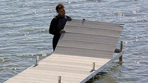 pontile modulare tenuto da pilastri VERS-A-DOCK Hewitt Boats Lifts and Docks