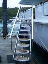 scala d'imbarco laterale per yachts  Nautical Structures