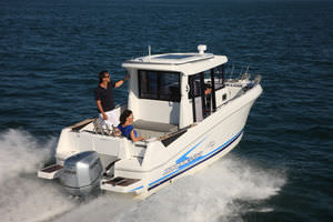 walkaround fuoribordo / con cabina di pilotaggio / da pesca sportiva / max. 8 persone