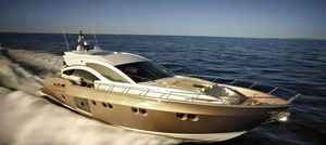 motor-yacht da crociera / hard-top / IPS / con scafo planante