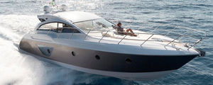 motor-yacht sportivo / hard-top / IPS POD / con scafo planante