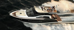motor-yacht rapido / con fly / IPS POD / con scafo planante