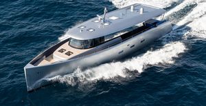 motor-yacht da crociera / offshore / hard-top / con cabina di pilotaggio