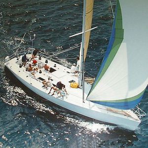monoscafo / da regata e crociera / con 2 cabine / con bompresso