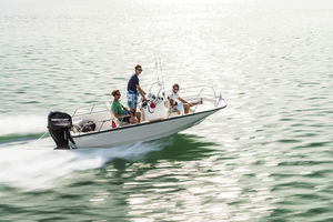 barca open fuoribordo / con console centrale / da pesca sportiva / max. 6 persone