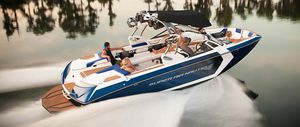 runabout entrobordo / bow-rider / da wakeboard / max. 19 persone