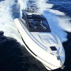 motor-yacht da crociera / hard-top / con scafo planante / con 3 cabine