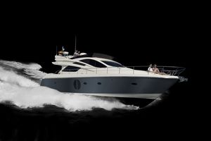 motor-yacht da crociera / con fly / IPS POD / con scafo planante
