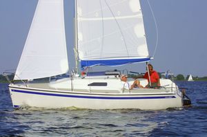 barca a vela da regata e crociera / con poppa aperta