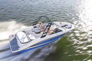 runabout entrobordo / bow-rider / max. 12 persone