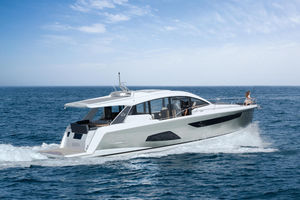 motor-yacht da crociera / hard-top / con 3 cabine