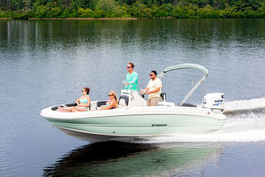 deck boat fuoribordo / max. 9 persone