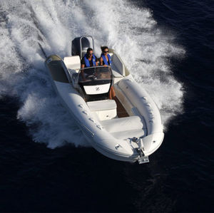 gommone fuoribordo / semirigido / con console laterale / sportivo