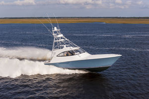 motor-yacht da pesca sportiva / con fly / open / con scafo planante