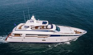 super-yacht da crociera / con fly / raised pilothouse / con 4 cabine
