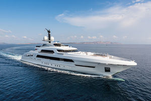 mega-yacht da crociera / con cabina di pilotaggio / in alluminio / con 6 cabine