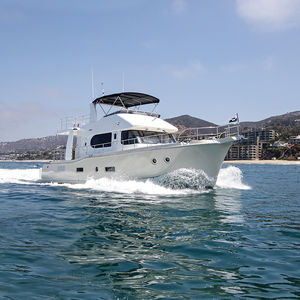 motor-yacht offshore / trawler / con fly / in fibra di vetro