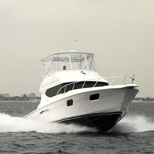 cabinato entrobordo / diesel / bimotore / con fly