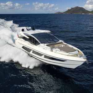 motor-yacht da crociera / hard-top / con 3 cabine