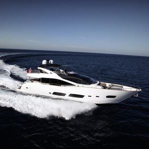 motor-yacht da crociera / con fly / con scafo planante / con 4 cabine