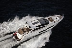 motor-yacht ad alte prestazioni / hard-top / dislocante / con 4 cabine