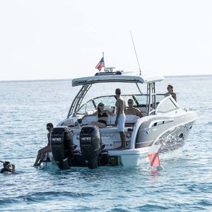 runabout fuoribordo / bimotore / bow-rider / sportivo