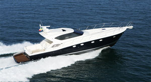 motor-yacht rapido / open / con scafo dislocante / con 3 cabine