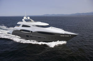 super-yacht da crociera / raised pilothouse / con scafo planante / con 7 cabine