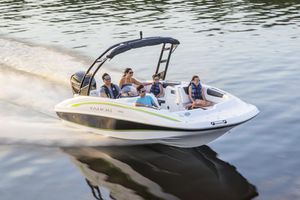 deck boat fuoribordo / da wakeboard / max. 10 persone