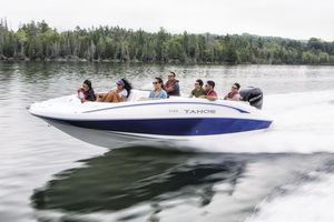 deck boat fuoribordo / da wakeboard / max. 11 persone