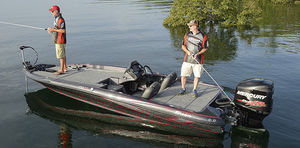 bass boat fuoribordo / con dual console / da pesca sportiva