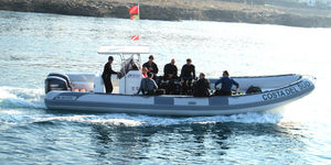 gommone fuoribordo / bimotore / semirigido / con console centrale