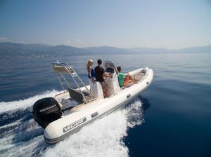 gommone fuoribordo / semirigido / con console centrale / max. 13 persone
