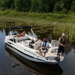 deck boat fuoribordo / da pesca sportiva / in alluminio