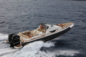gommone fuoribordo / bimotore / semirigido / con console centrale