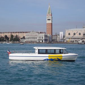 barca turistica entrobordo / elettrosolare