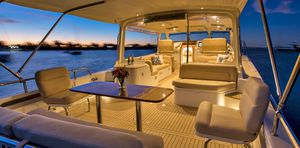 motor-yacht sportivo / lobster / con cabina di pilotaggio / dislocante
