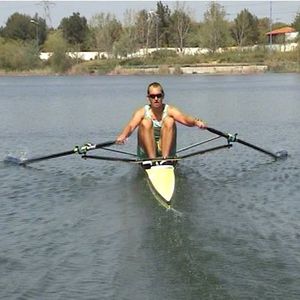 barca da canottaggio da competizione / skiff