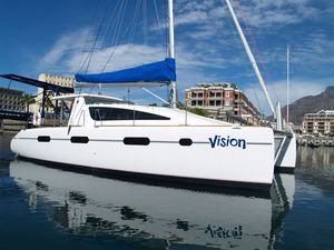 catamarano / da charter / con poppa aperta / con 3 o 4 cabine