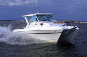 cabin-cruiser catamarano / fuoribordo / bimotore / hard-top