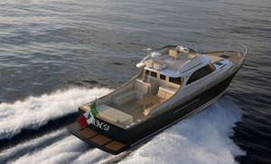 motor-yacht da crociera / lobster / con fly / con scafo planante