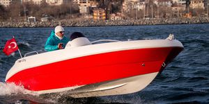 barca open fuoribordo / con console laterale / open / sportiva