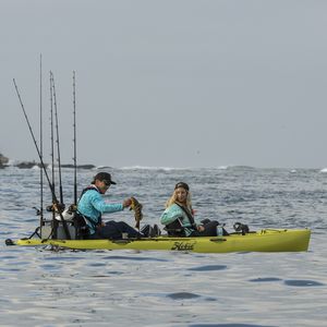 kayak sit-on-top / rigido / da turismo / da pesca