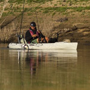 kayak sit-on-top / rigido / da turismo / da pesca