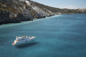 motor-yacht di lusso da crociera / con fly / con 3 cabine