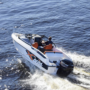 runabout fuoribordo / bow-rider / con dual console / da sci nautico